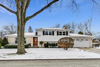 200 S Mount Prospect Rd, Mount Prospect, IL 60056
