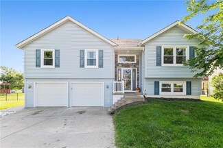 1008 Rosewood Ct, Cameron, MO 64429