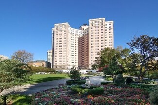 5555 N Sheridan Rd Unit 1614, Chicago, IL 60640