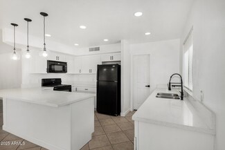 7230 N 70th Ln, Glendale, AZ 85303