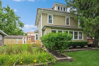 1403 Rapids St, Adel, IA 50003