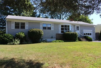 560 Buttonwoods Ave, Warwick, RI 02886