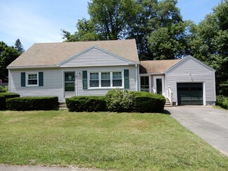 8 Brookside Dr, Leicester, MA 01524