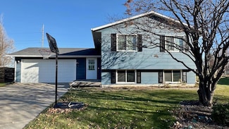 918 Rensvold Blvd, Moorhead, MN 56560
