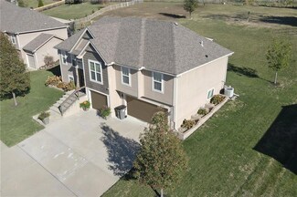 13425 N Bedford Falls Rd, Platte City, MO 64079