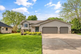 607 7th Ave NW, Forest Lake, MN 55025