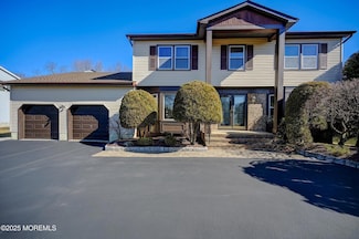 6 Danielle Dr, Englishtown, NJ 07726