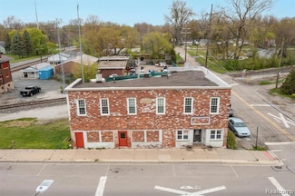 910 Monroe St, Carleton, MI 48117