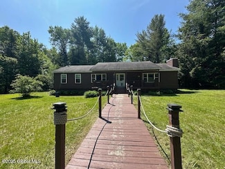 261 Chipmunk Ln, Moriah, NY 12960
