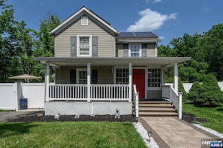 20 Card St, Hamburg, NJ 07419