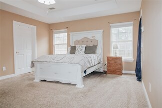 702 Amanda Dr, Siloam Springs, AR 72761