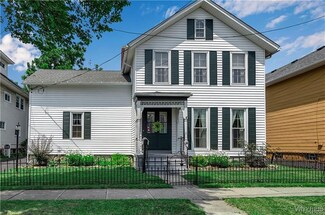 14 Pleasant Ave, Lancaster, NY 14086
