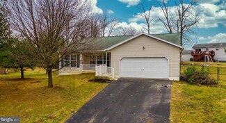 16901 Hampshire Dr, Williamsport, MD 21795