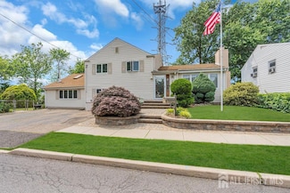 35 Albert Dr, Parlin, NJ 08859