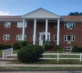 35 Regency Park Dr, Agawam, MA 01001