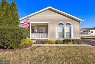 2 Red Bank Dr, Stafford Township, NJ 08050