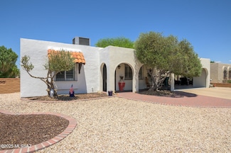 111 E Santa Chalice Dr, Green Valley, AZ 85614