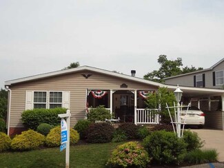 194 Rock Lake Dr, Zelienople, PA 16063