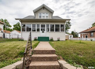 909 N Pine St, Davenport, IA 52804