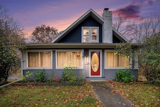 623 E Hoffman St, Three Rivers, MI 49093