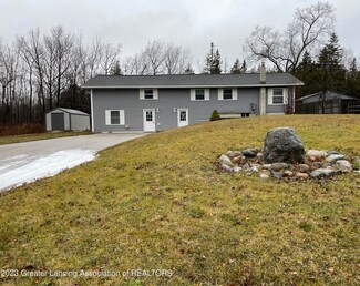 233 S Airport Rd, Saint Ignace, MI 49781