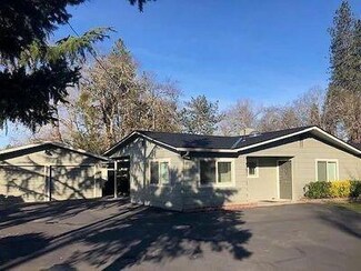 596 Coutant Ln, Grants Pass, OR 97527