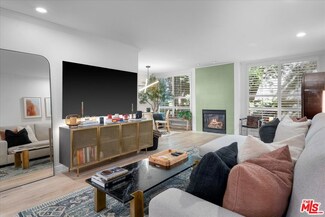 927 N Kings Rd Unit 113, West Hollywood, CA 90069