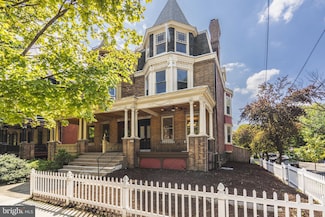 916 S 48th St, Philadelphia, PA 19143