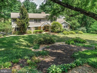 35 Beach Farm Rd, Lemoyne, PA 17043