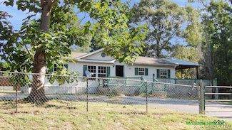 427 Choctaw Rd, Jefferson, TX 75657