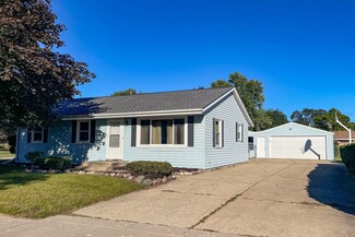 8119 Scott Ln, Machesney Park, IL 61115