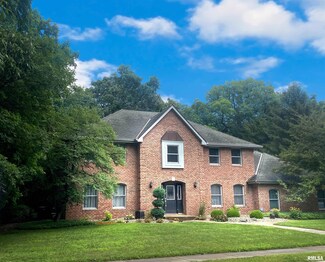 11620 N Strathmoore Ct, Dunlap, IL 61525