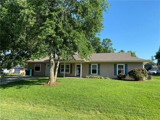 83 Grasshopper Rd, Winchester, KS 66097