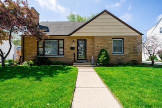9611 W Lorraine Place, Milwaukee, WI 53222