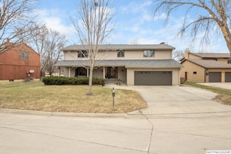 12 Post Rd, Mason City, IA 50401