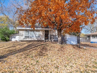 4343 Onyx Dr, Saint Paul, MN 55122