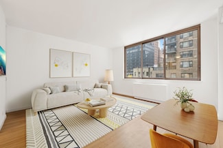 235 E 40th St Unit 4J, New York, NY 10016