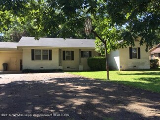 881 W Service Dr, Coldwater, MS 38618