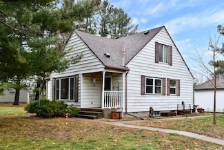 812 6th St W, Wabasha, MN 55981