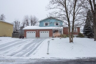 4 Mallard Ln, Latham, NY 12110