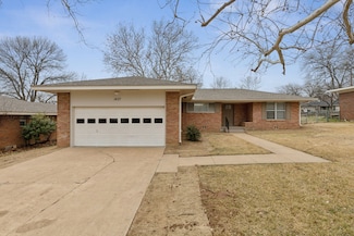 1407 Robin Dr, Sherman, TX 75092