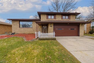 2207 Oaklawn Dr, Cleveland, OH 44134