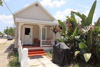 104 Anderson St, New Smyrna Beach, FL 32168