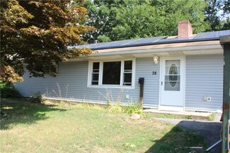 38 Torrington Dr, Warwick, RI 02889