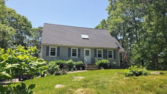 17 Braeside Rd, Falmouth, MA 02540