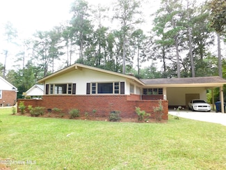 1303 Franklin Ave, Laurinburg, NC 28352