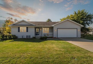 645 E Countryside Dr, Evansville, WI 53536