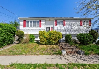 1001 Van Buren St, Baldwin, NY 11510