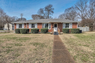 1901 Demarius Dr, Nashville, TN 37216