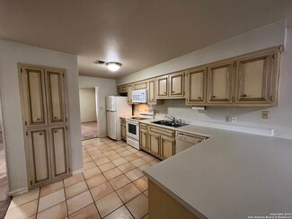 2611 Eisenhauer Rd Unit 901, San Antonio, TX 78209